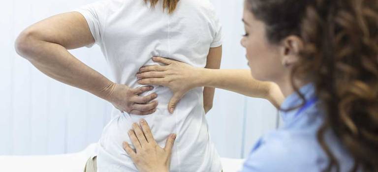 What is the difference between an osteopath and a chiropractor?