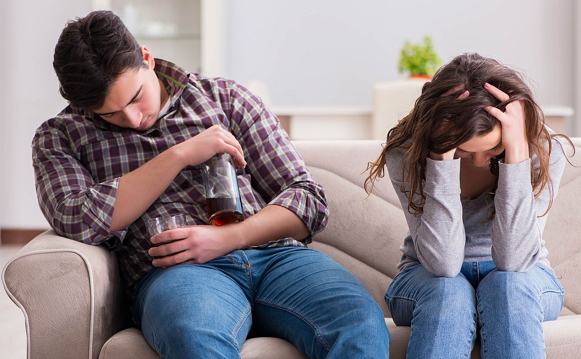 Ways Alcohol Causes Problems in Relationships Ways Alcohol Causes Problems in Relationships